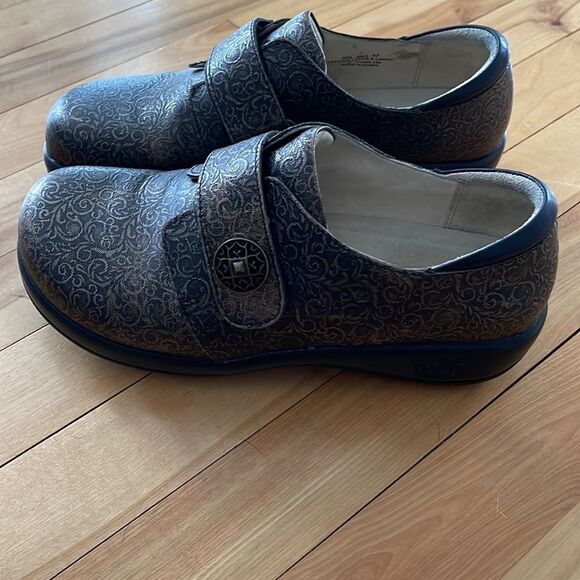 Alegria Joleen Bronze Swirl leather slip on shoe. Belted button forefoot Size 37 - Picture 3 of 8